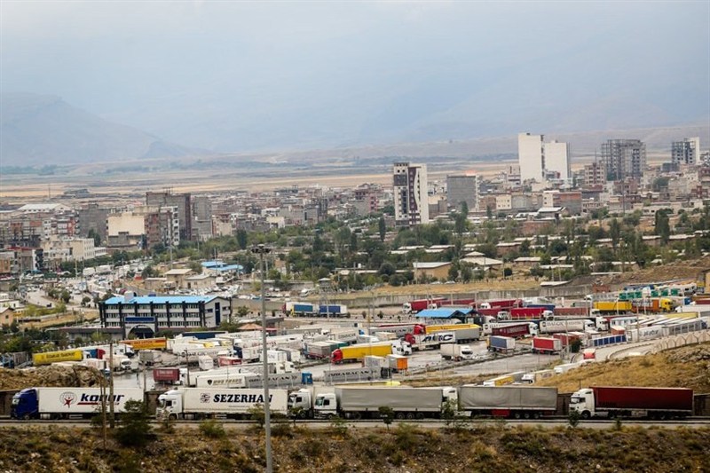 کاهش 87 درصدی رسوب کامیون‌ها در مرز بازرگان