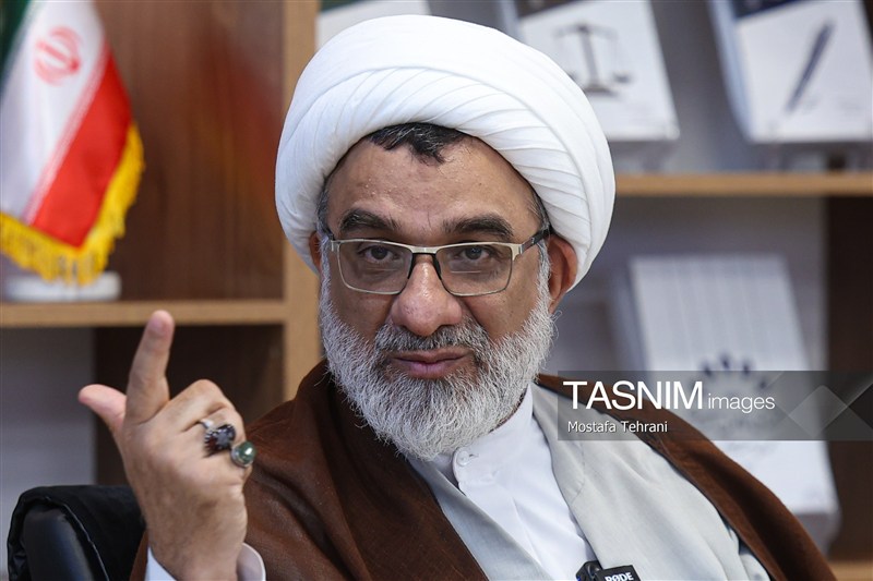 خسروپناه: پرچم ایران، امانت نسل‌ها و نماد هویت تمدنی ملت است