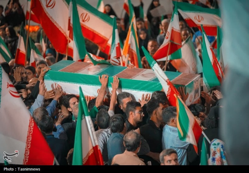 اعطای دانش‌نامه افتخاری به خانواده پنج دانشجوی شهید جنگ رمضان